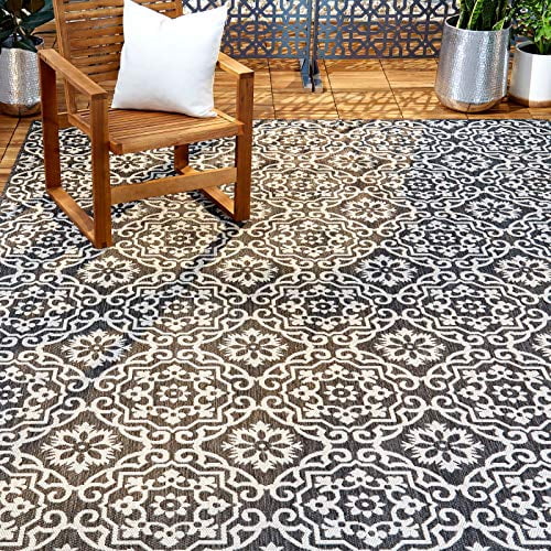 Nicole Miller New York Patio Country Danica Transitional Geometric Indoor/Outdoor Area Rug, Black/Grey, 7'9