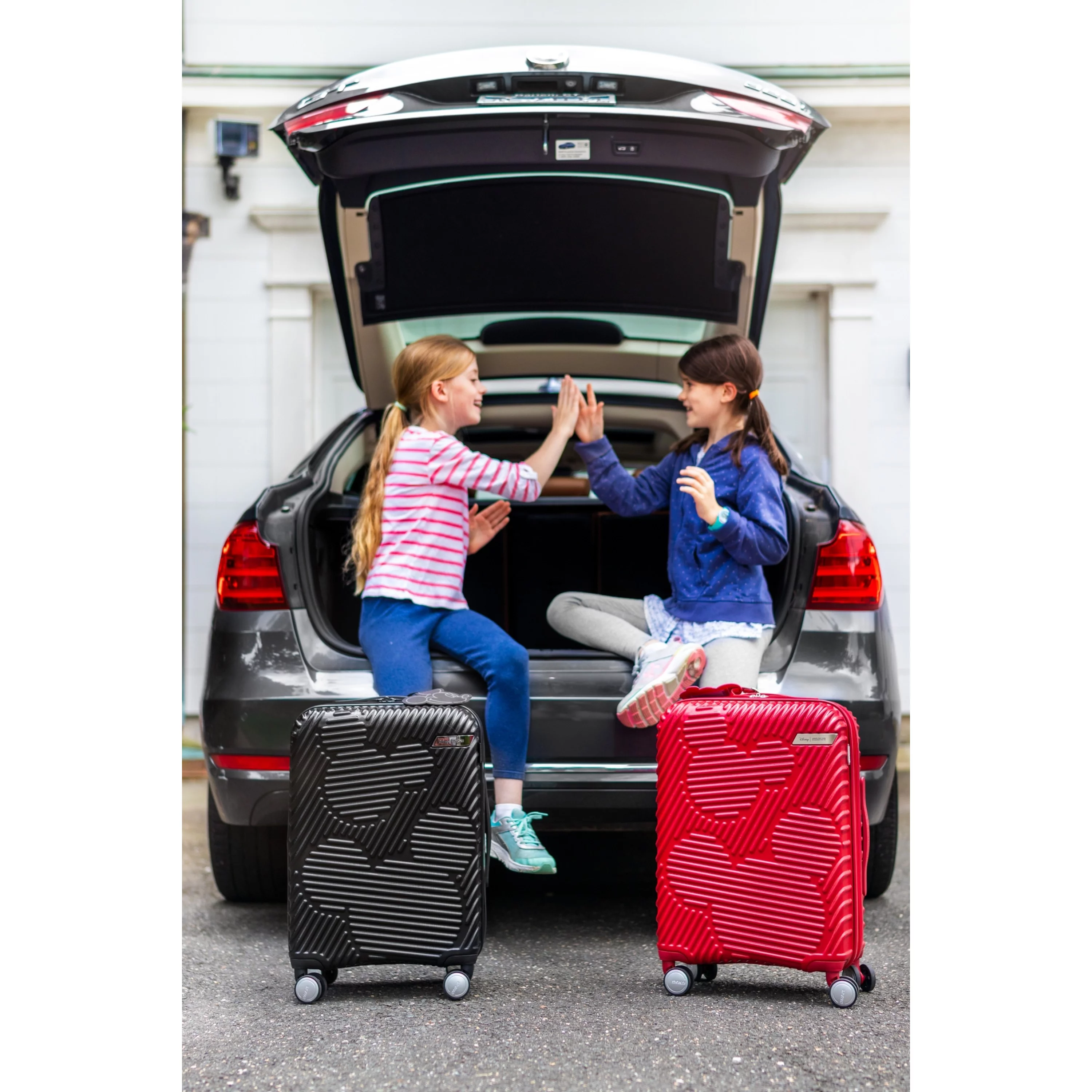 American Tourister Disney Mickey Mouse 21-inch Hardside Spinner, Carry-On Luggage, One Piece