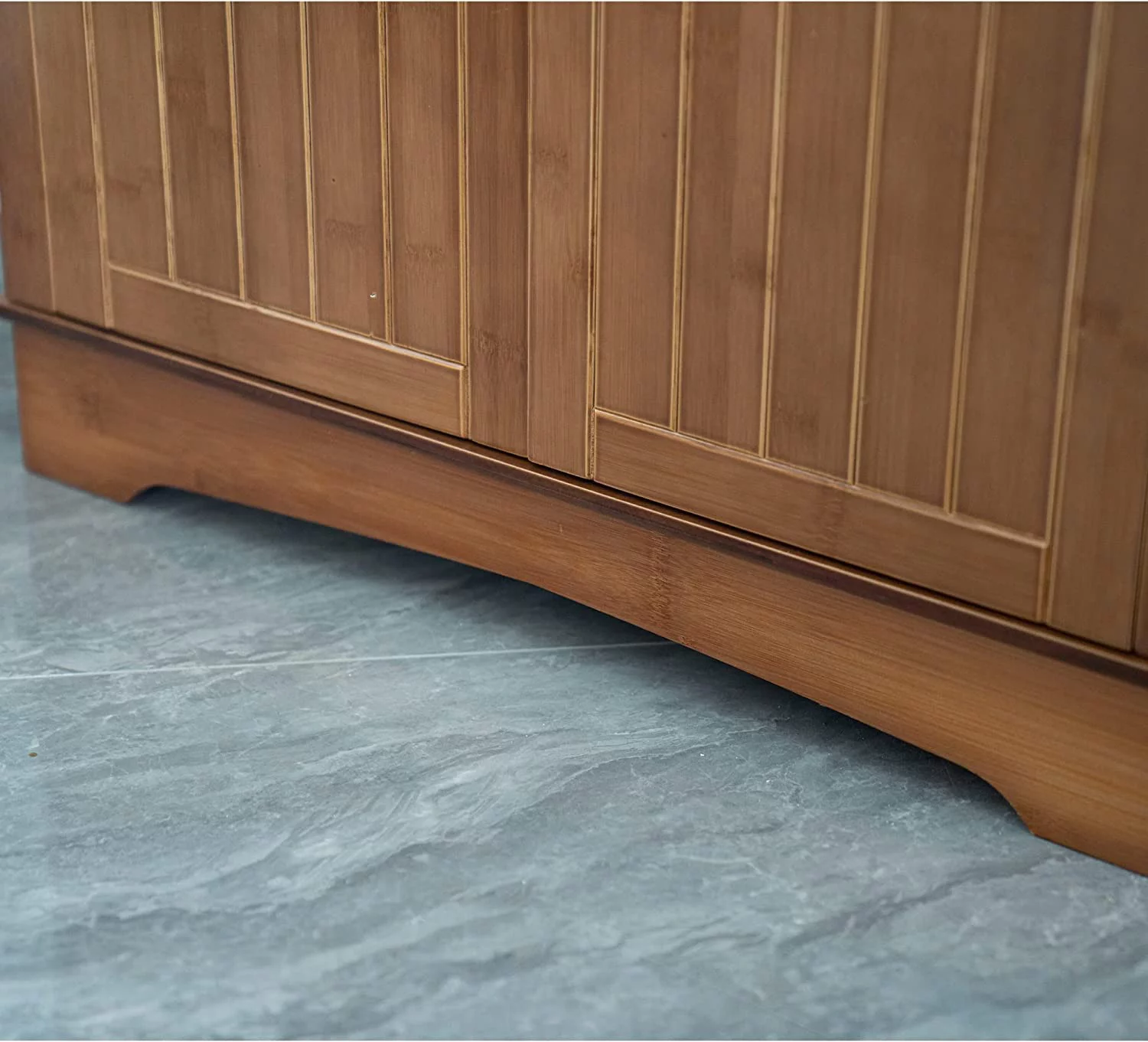 Maydear Bamboo 5-Tier Corner Bookshelf with Door, Tall Corner Cabinet Free Standing Corner Storage Cabinet, Display Rack Plant Stand for Living Room, Home Office, Kitchen, Small Space