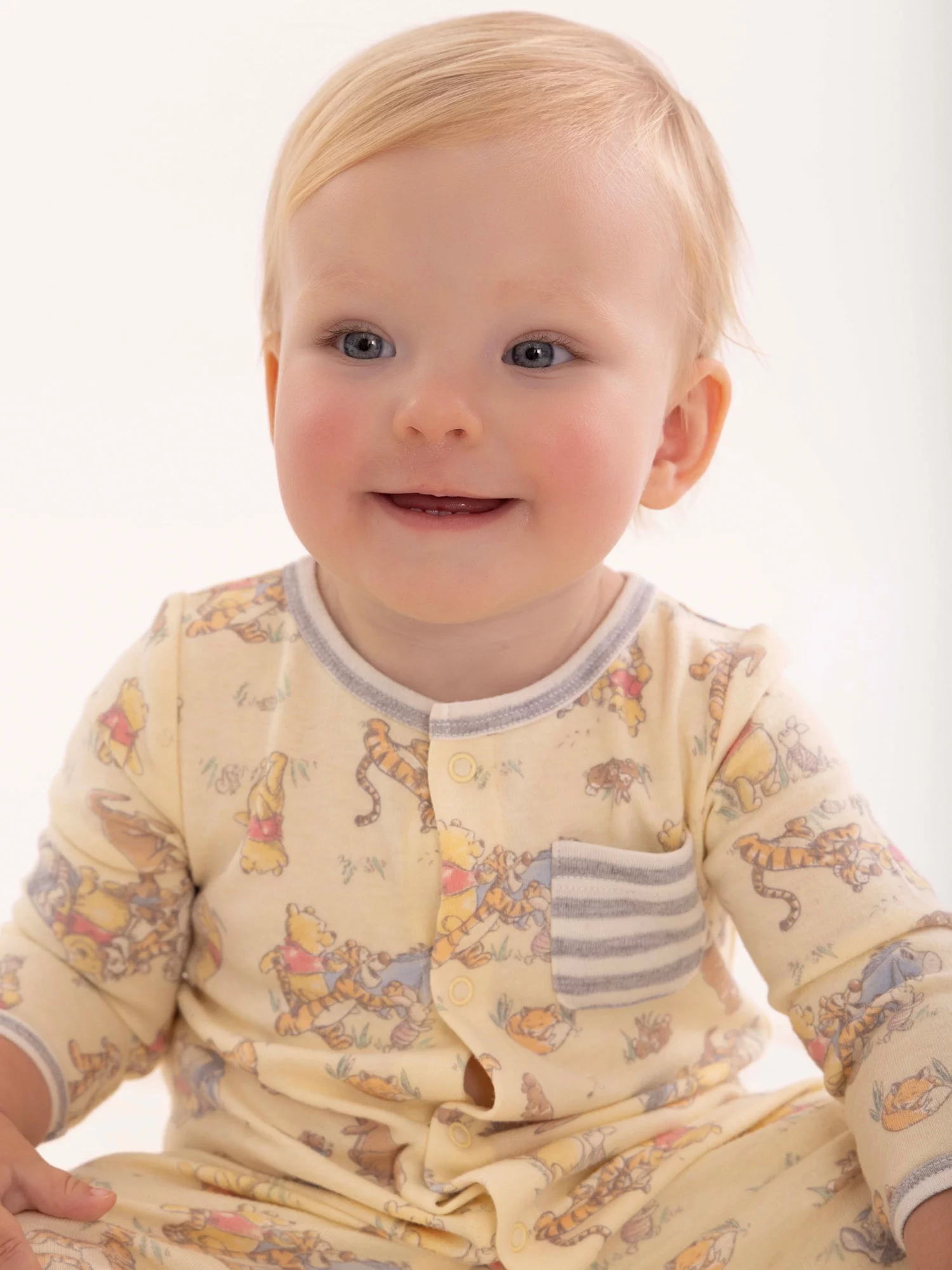 Disney Baby Wishes + Dreams Winnie the Pooh Layette Shower Gift Set Bundle, 13-Piece, Sizes NB-3/6M