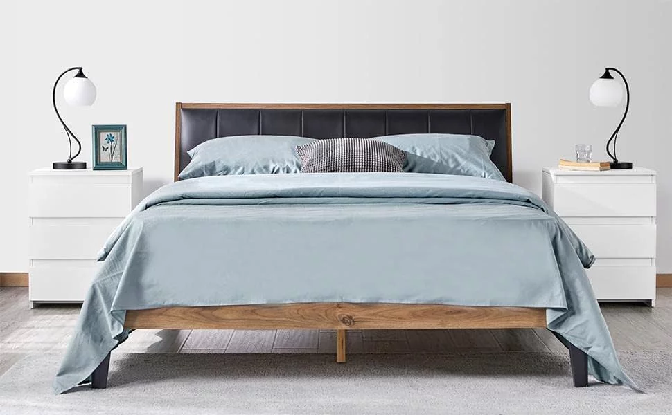 Nightstand with 3 Drawers, Wooden Bedside Table with Storage, Small Bedside Storage Cabinet Unit with Sturdy Base for Bedroom/Small Space, White