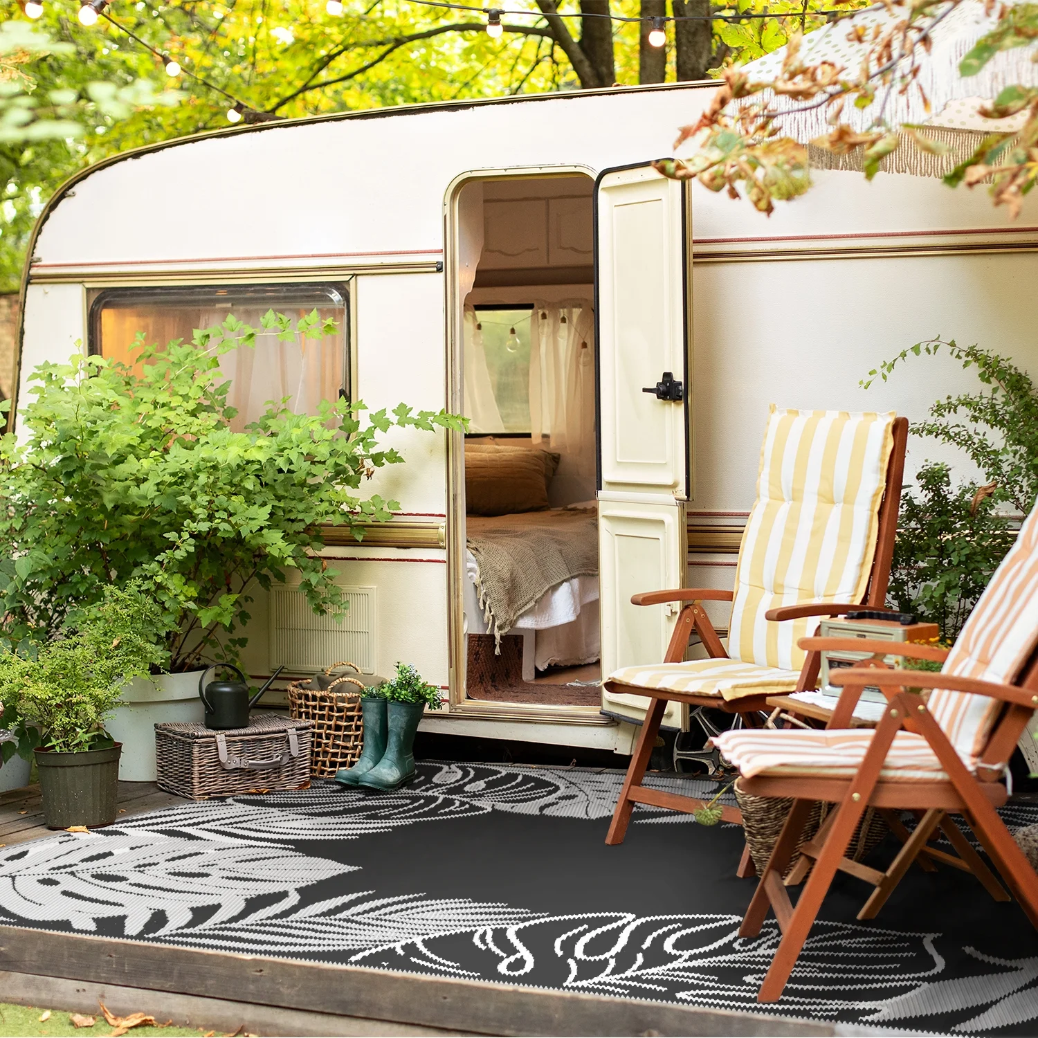 SIXHOME Outdoor Rug Clearance Patio Rug 6x9 Waterproof Outdoor Mats Porch Camping Plastic Area Rugs Black and White Reversible Outside Rug for Picnic RV Balcony Straw Texture Tropical Palm Pattern