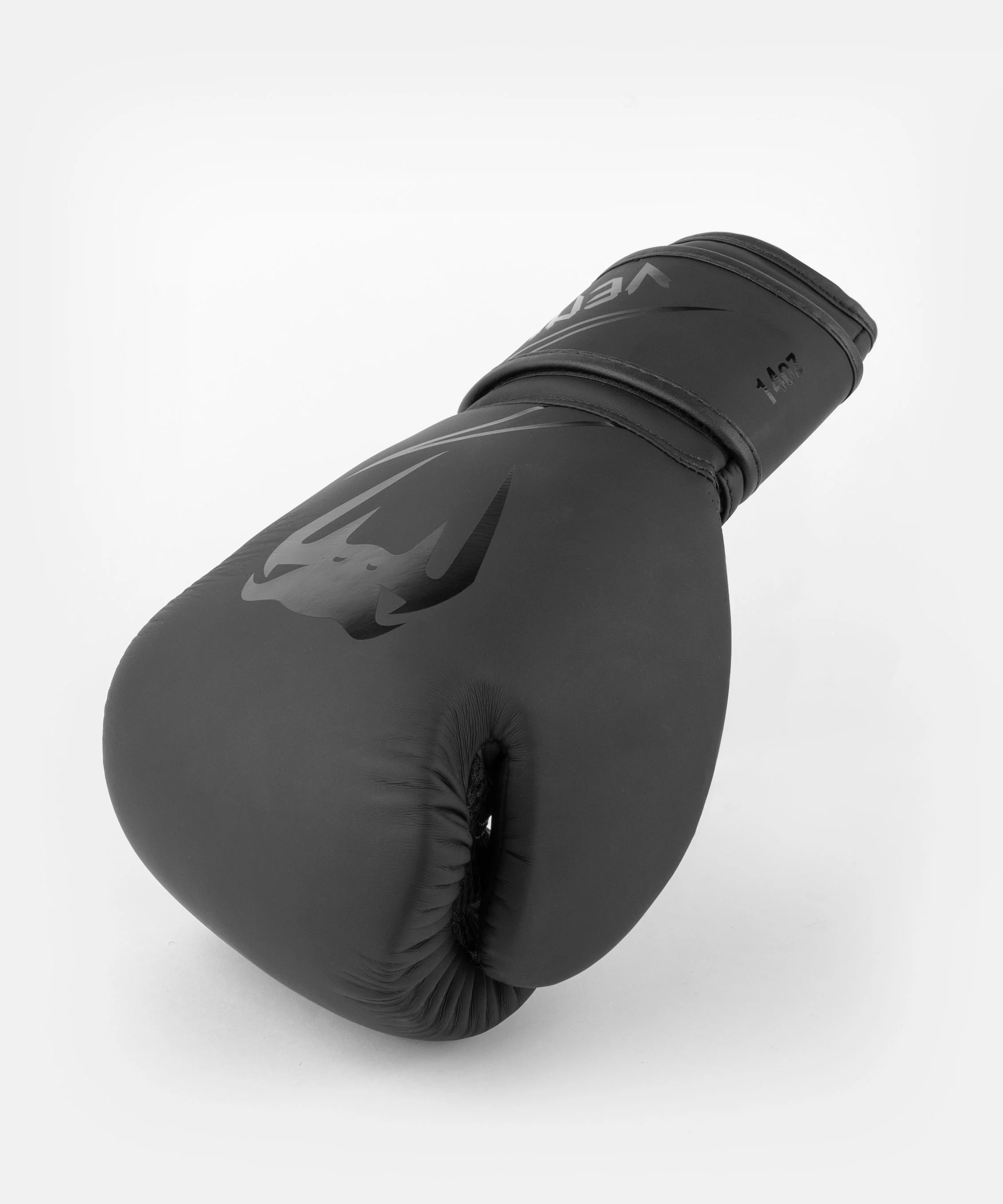Venum Classic Boxing Gloves - Unisex - Black - 16 oz