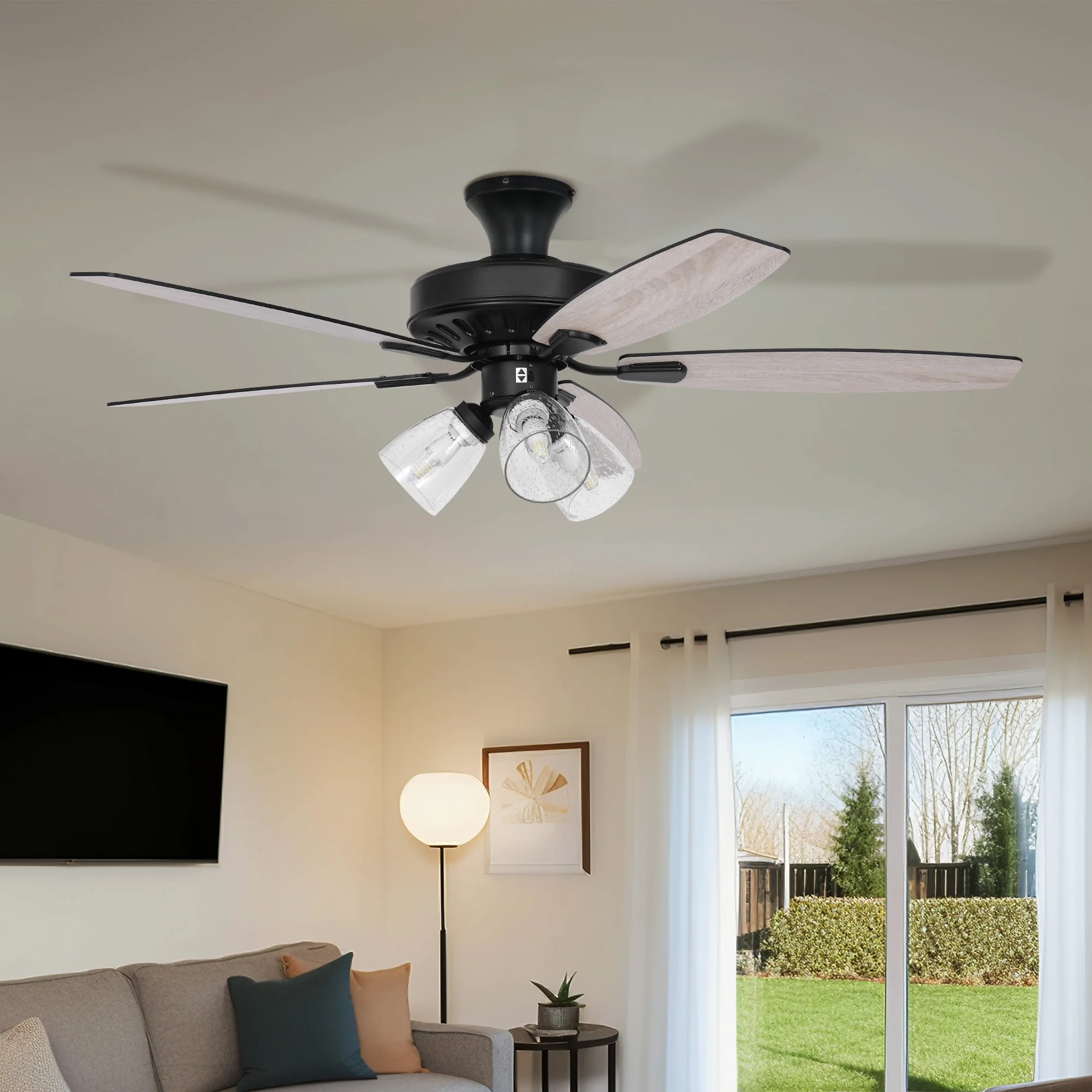 DWVO 52in Ceiling Fan with Light and Remote, 5 Blades,3 Speed Low Profile Farmhouse Flush Mount Ceiling Fan with Clear Seeded Glass Light Kit - Oak & Black