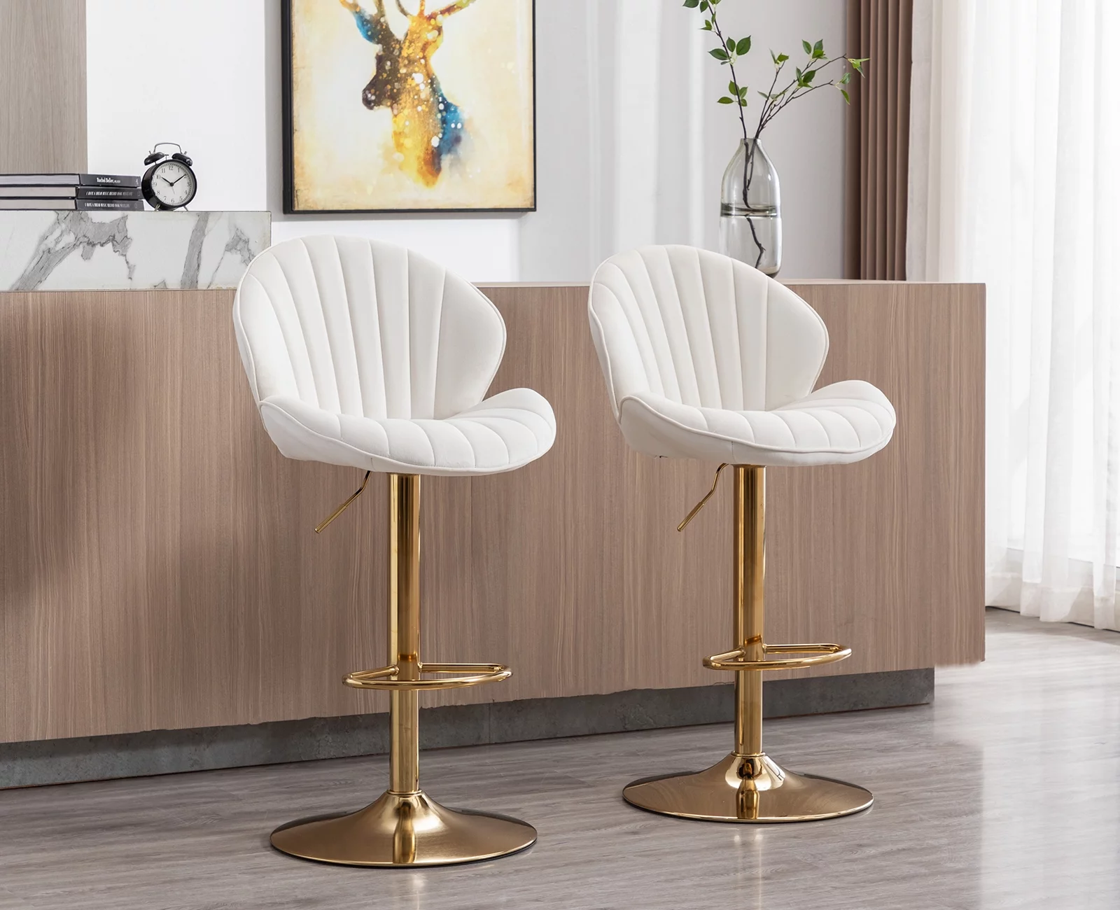 Dayalane Swivel Bar Stools Set of 2, Modern Adjustable Counter Height Barstools with Shell Shape Back and Gold Base, Velvet Upholstered Kitchen Island Stools for Island Bar Club Dining Room, Beige