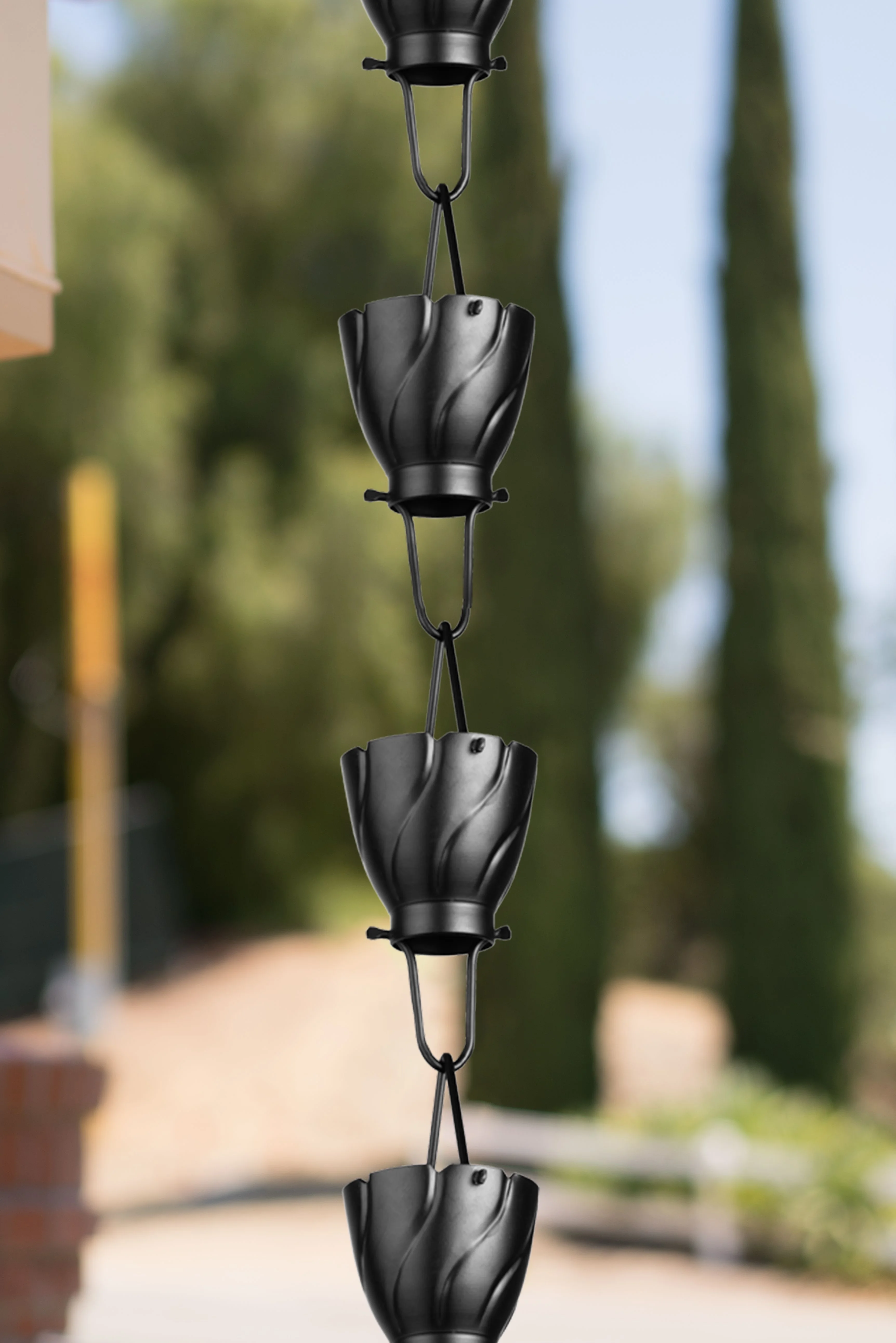 Monarch Rain Chains Aluminum Akira Rain Chain Replacement Downspout for Gutters, 8.5 ft Length, Blk