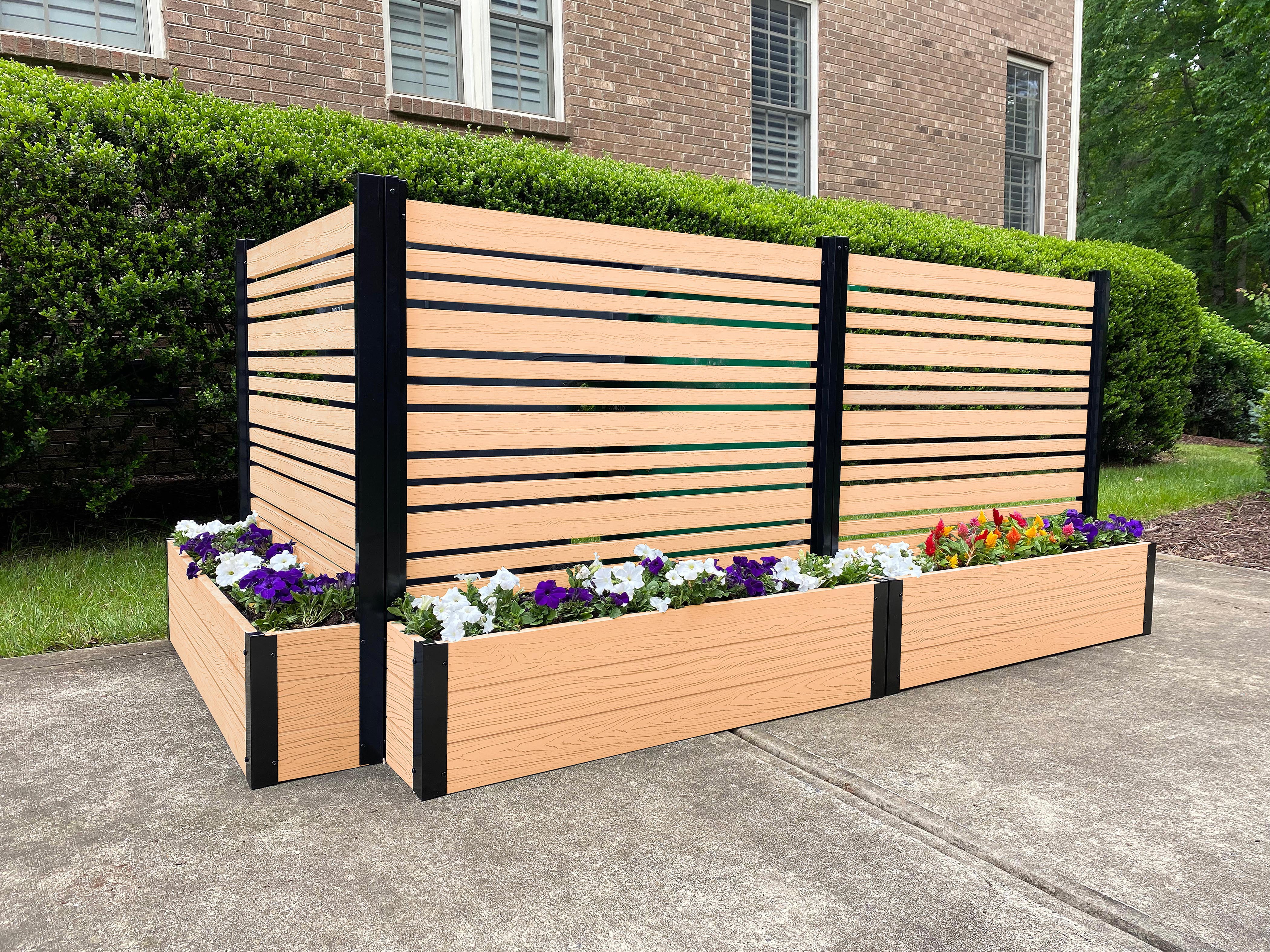Florence Freestanding WoodTek Vinyl Outdoor Privacy Screen and Planter Box Kit (1 Screen)(4ft H x 4ft W x 1ft L)