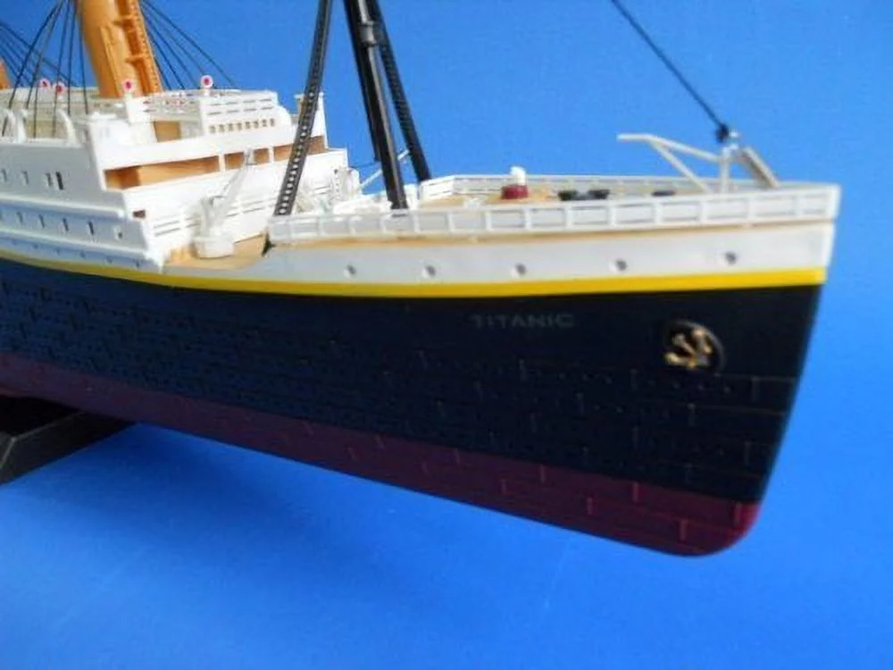 Ready To Run Remote Control RMS Titanic 32