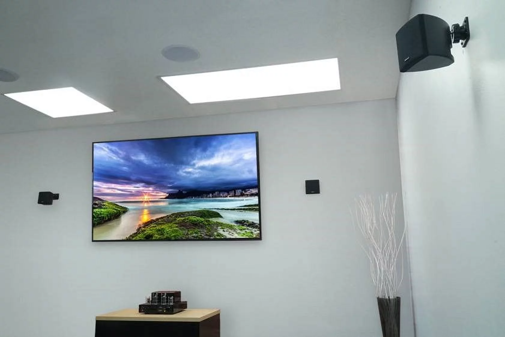 JBL CSMA 180 Commercial 70v Amplifier+10 White Cube Speakers For Restaurant/Cafe