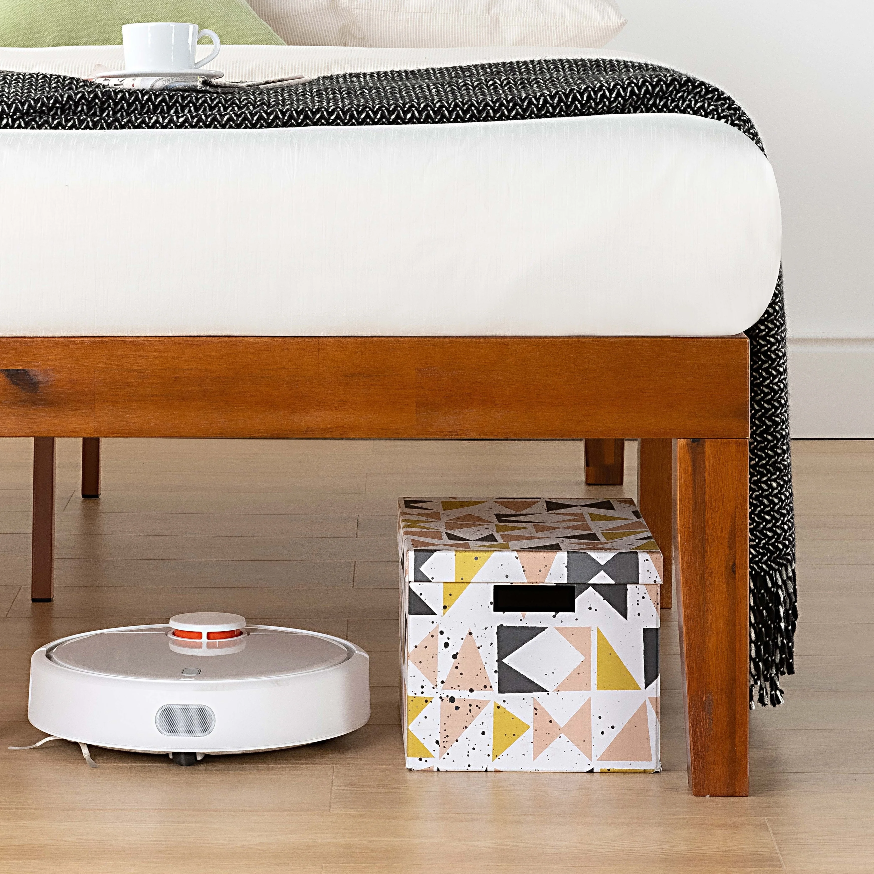 Crown Comfort 16 Inch Classic Solid Wood Platform Bed Frame in Multiple Finishes Cherry - Queen